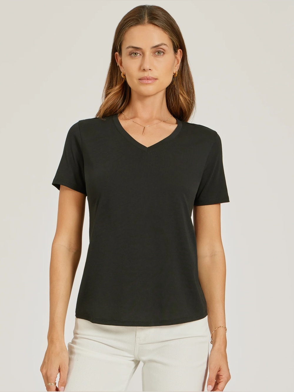 Mott & Bow Women’s Marcy Classic Black V-Neck Top Timeless Everyday Tee